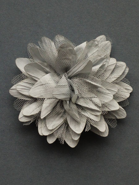 Bows Arts Gray Chrysanthemum Hair Clip