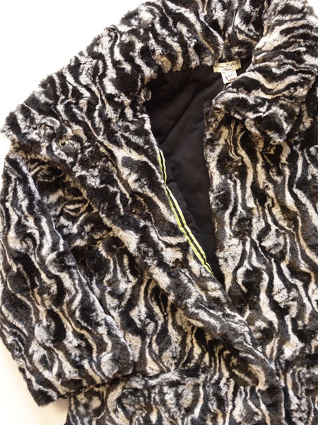 Eliane et Lena Black & White Soft Faux Fur Coat Sizes 4 & 5
